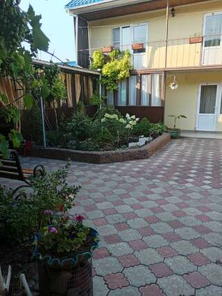 Гостиница У Петровича Приморский-1